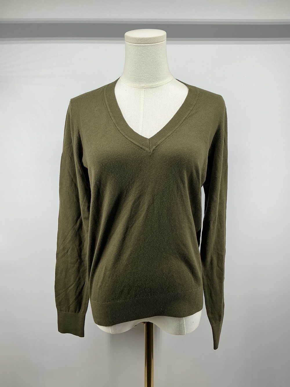 Lightweight Cotton Cashmere V-Neck Sweater